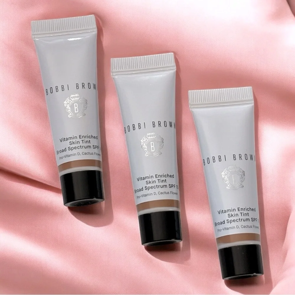 Bobbi Brown Vitamin Enriched Skin Tinted Moisturizer SPF 15 Mini Size Golden 4